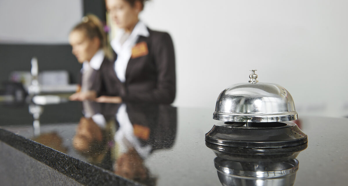 Χιλιάδες εργαζόμενοι του τουρισμού στον αέρα – Ακόμα αναμένουν την ΚΥΑ για την παράταση αναστολών