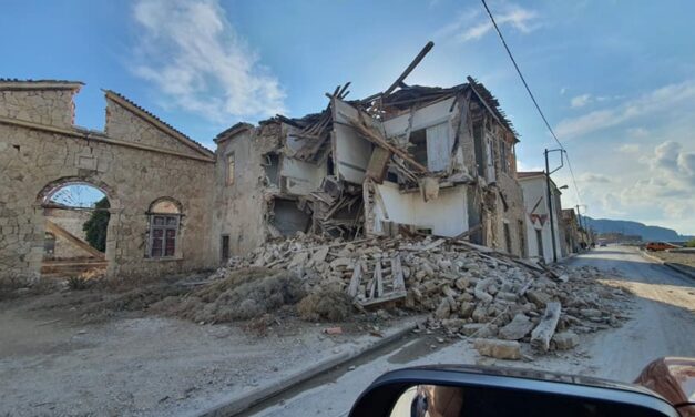 Σεισμός: Σάμος και Σμύρνη μετρούν τις πληγές τους