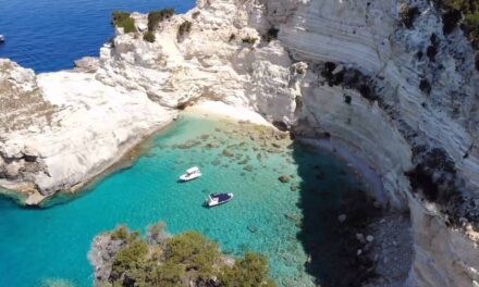 Το απέραντο γαλάζιο των εξωτικών Παξών (video)