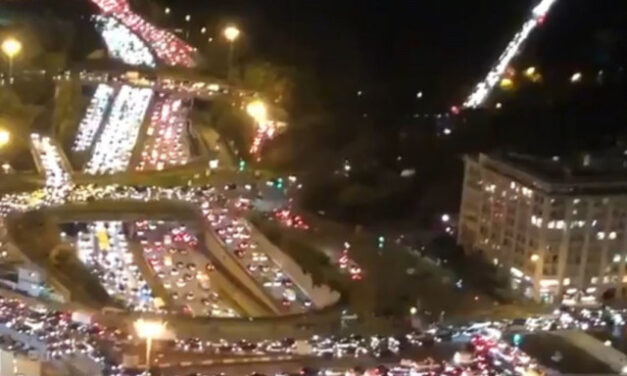 Τεράστιο μποτιλιάρισμα στο Παρίσι λίγες ώρες πριν το lockdown – Απίστευτες εικόνες