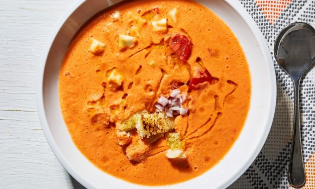 Gazpacho: Η διάσημη ισπανική ντοματόσουπα που θυμίζει… χωριάτικη σαλάτα