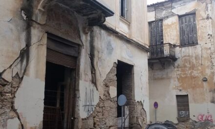 Χατζηδάκης: Σχέδιο άμεσης αντιμετώπισης για τα ετοιμόρροπα κτίρια