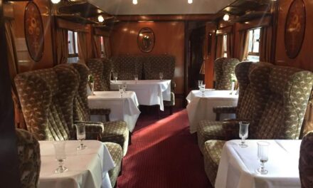 Αυτό είναι το καλύτερο τρένο πολυτελείας στον κόσμο – Πόσο κοστίζει να ταξιδέψεις σαν βασιλιάς;