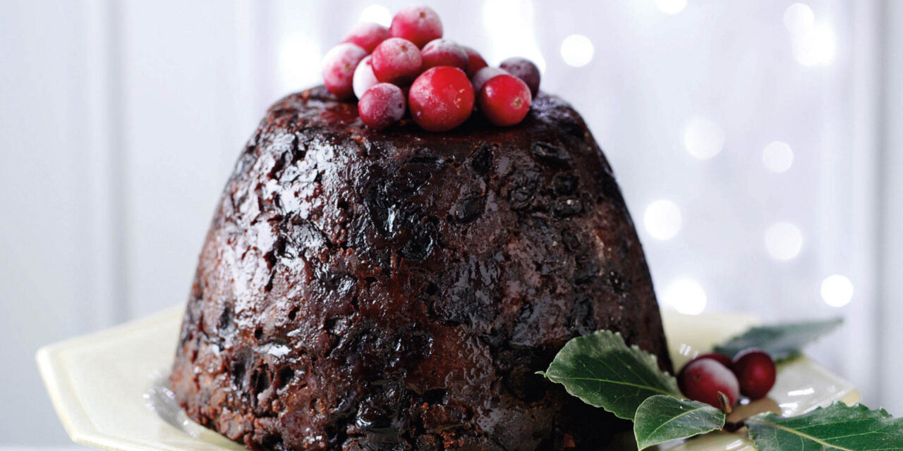 Χριστούγεννα σαν βασιλιάδες: Η συνταγή για την αγαπημένη πουτίγκα της Ελισάβετ από τον ίδιο τον βασιλικό σεφ