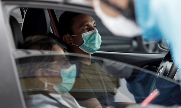 Μάσκες και μέτρα για κορωνοϊό σε ΙΧ και ταξί: Τι ισχυεί σε περίπτωση έκτακτης ανάγκης