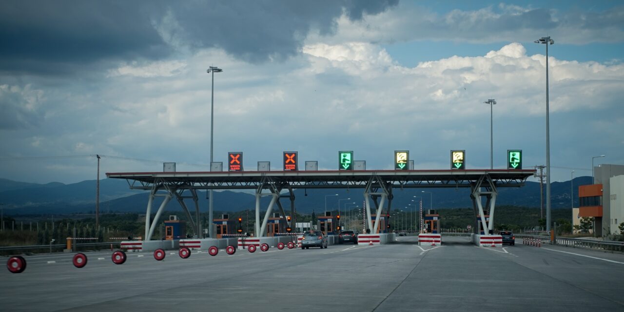 Lockdown: Τι θα γίνει με την απαγόρευση μετακίνησης από νομό σε νομό τα Χριστούγεννα