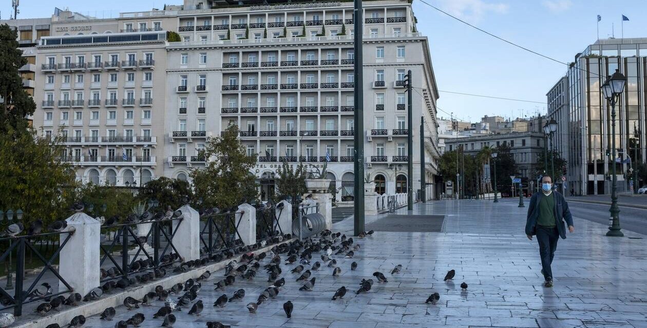 Σε τρεις φάσεις η άρση lockdown – Θα ανοίξουν σχολεία, λιανεμπόριο, εστίαση