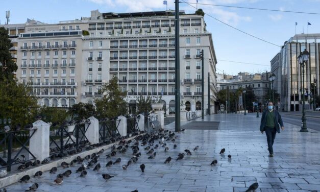 Σε τρεις φάσεις η άρση lockdown – Θα ανοίξουν σχολεία, λιανεμπόριο, εστίαση