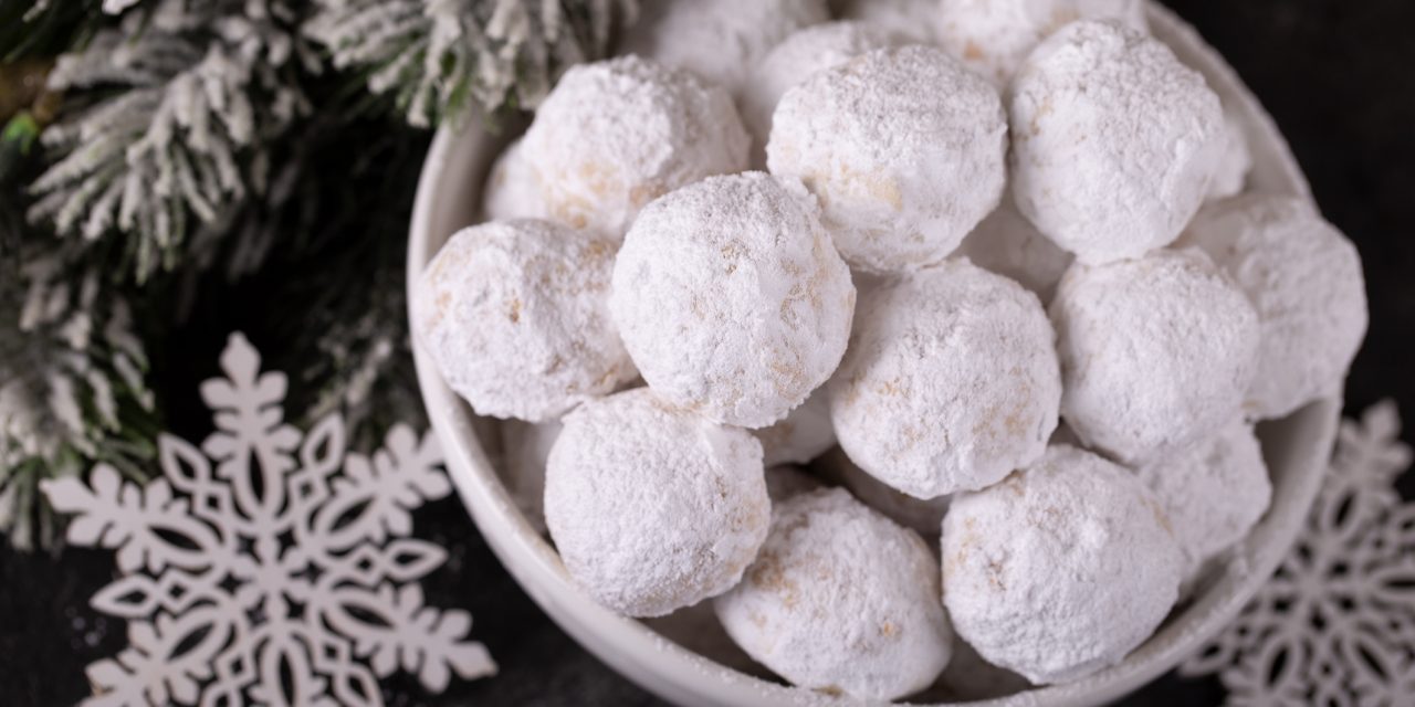 Παραδοσιακοί αφράτοι κουραμπιέδες για να μοσχομυρίσει το σπίτι – Δείτε τη συνταγή