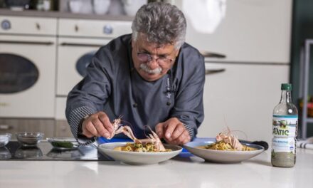 Σε αυτή την καραντίνα ο Λευτέρης Λαζάρου “φέρνει” θαλασσινά αρώματα στο σπίτι μας