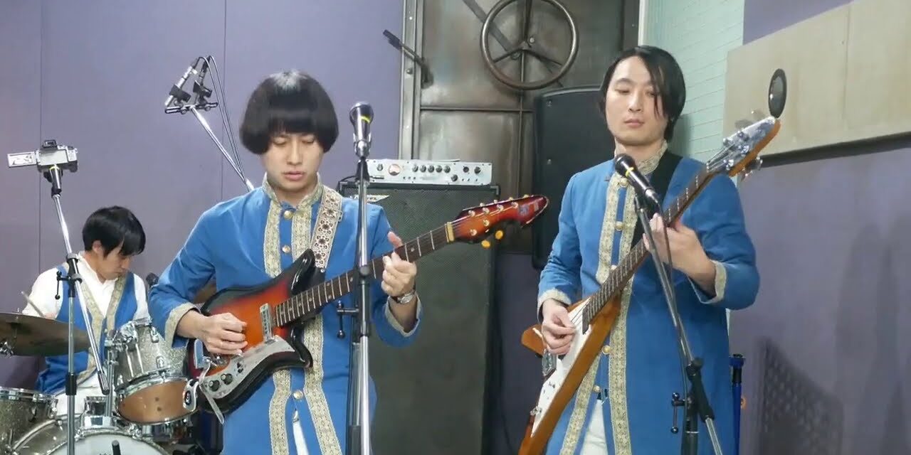 Οι Ιάπωνες Pyramidos “ξαναχτυπούν” – Τραγουδούν το «Πότε Βούδας πότε Κούδας» (video)