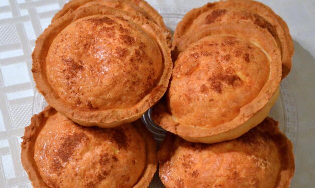 Αφράτη τυρόπιτα από την Πάτμο για να μοσχοβολήσει το σπίτι σας!