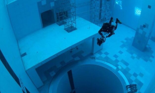 Πολωνία: Έφτιαξαν πισίνα με βάθος 45 μέτρα – Η βαθύτερη στον κόσμο (βίντεο)