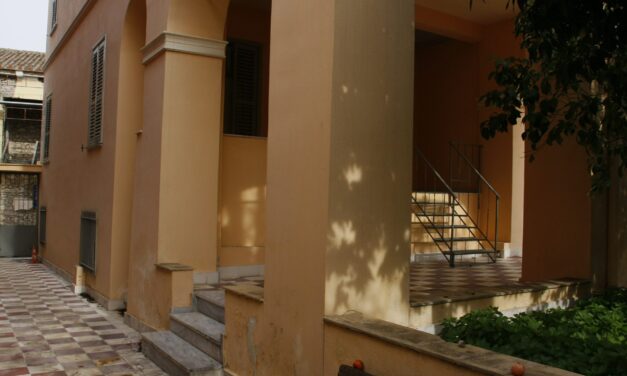 Ο Οδυσσέας Ελύτης «θα μείνει», στην Πλάκα – Δείτε το νεοκλασικό που θα στεγάσει το αρχείο του