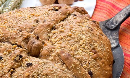 Χριστόψωμο: Το ευλογημένο ψωμί των Χριστουγέννων – Δείτε τη συνταγή