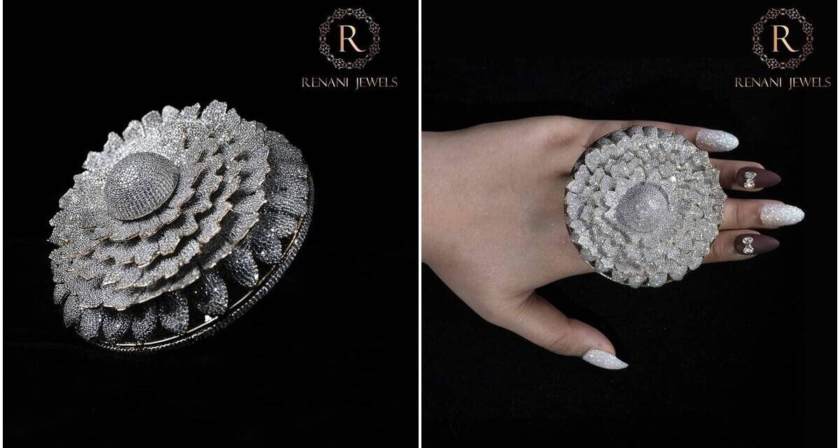 Δαχτυλίδι σε σχήμα λουλουδιού με 12.638 διαμάντια μπαίνει στο ρεκόρ Γκίννες – Προσφέρει ευημερία