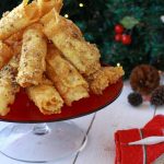 Λαχταριστές, παραδοσιακές δίπλες με καρύδια και μέλι – Δείτε τη συνταγή