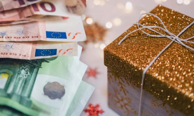 Δώρο Χριστουγέννων: Σήμερα η καταβολή του – Πώς θα υπολογιστεί για εργαζόμενους σε αναστολή