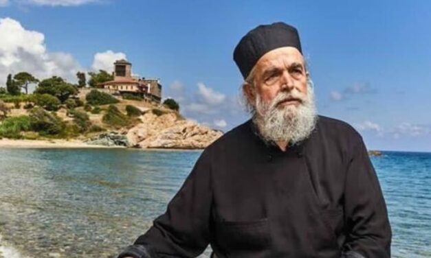 Πέθανε ο μοναχός Επιφάνιος – Ο άνθρωπος που μας έμαθε την Αγιορείτικη κουζίνα