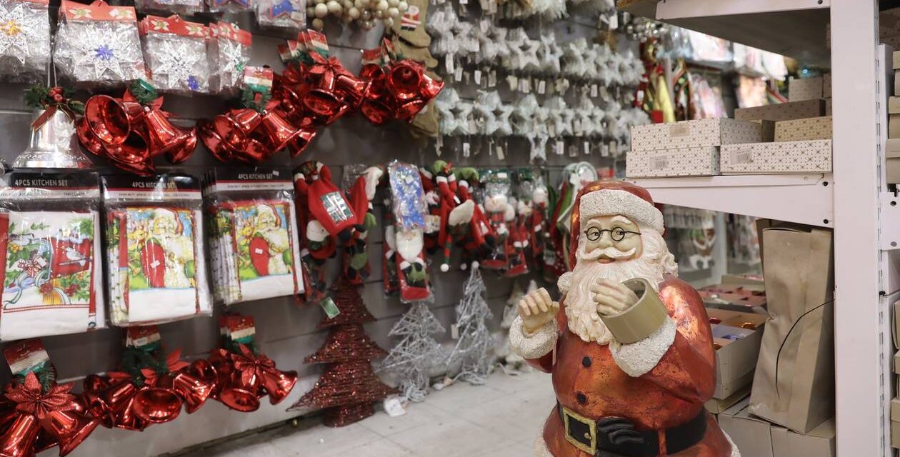 Με click away τα ψώνια τις γιορτές – Ανοίγουν κομμωτήρια και βιβλιοπωλεία