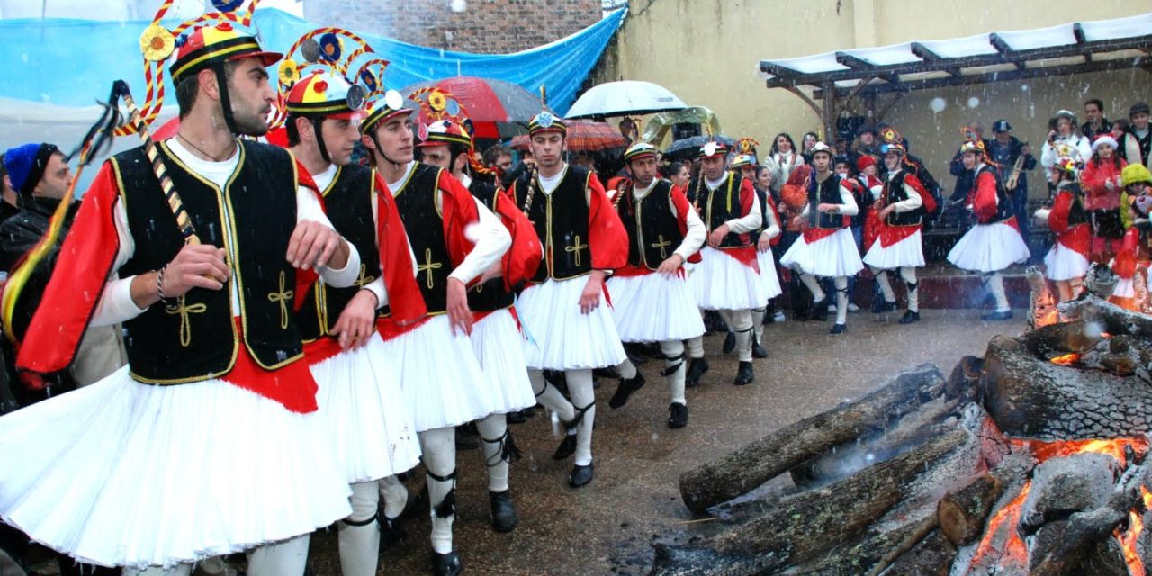 Από την Κρήτη μέχρι τον Έβρο: Τα έθιμα και οι παραδόσεις της Πρωτοχρονιάς στην Ελλάδα