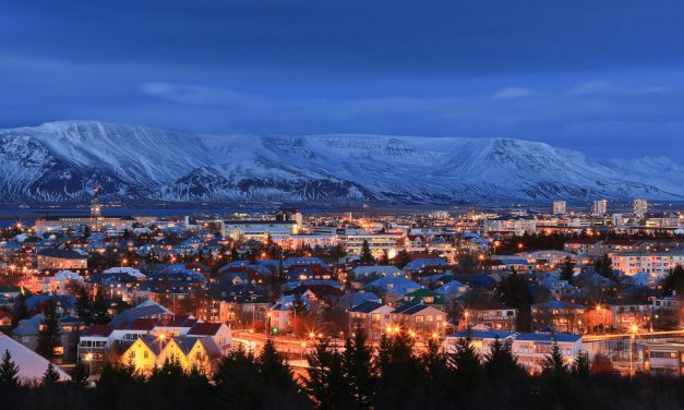 Ισλανδία: Χριστουγεννιάτικο ταξίδι στη χώρα με τα πιο περίεργα έθιμα