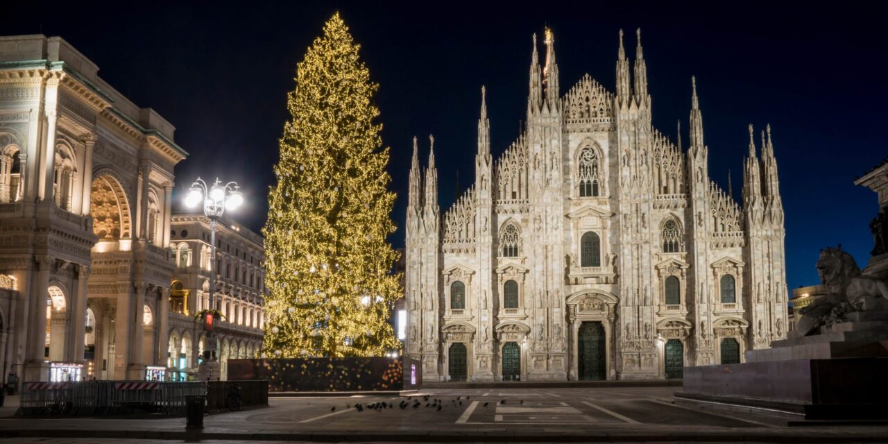 Το μοδάτο Μιλάνο αυτή την εποχή φοράει τα γιορτινά του και εντυπωσιάζει