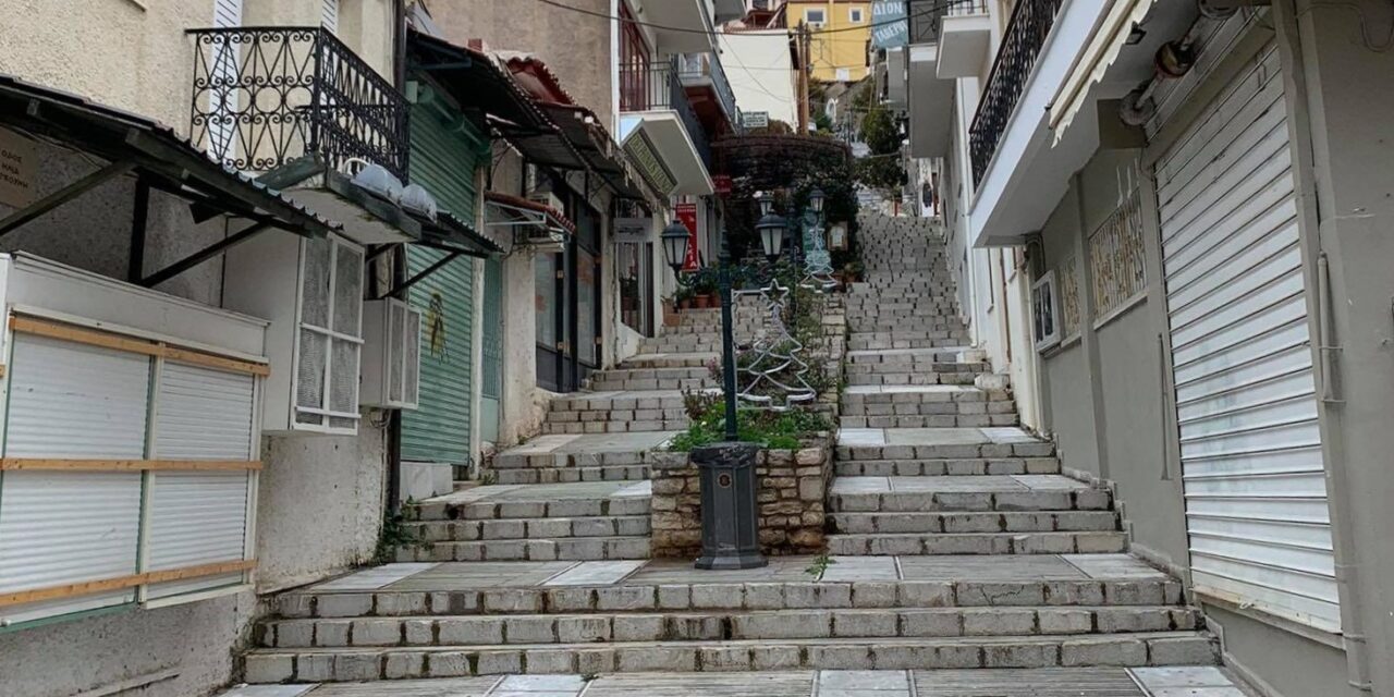 Αποκαρδιωτικές εικόνες σε Δελφούς και Αράχωβα – Άδειοι δρόμοι, έρημος ο Αρχαιολογικός Χώρος