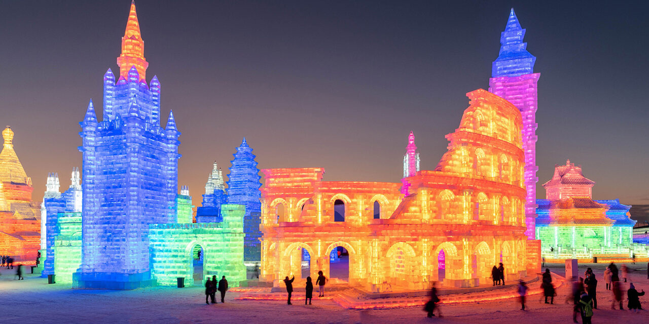 Κίνα: 220.000 κυβικά μέτρα πάγου μεταμορφώθηκαν σε φωτεινά κτίρια – Φαντασμαγορικές εικόνες