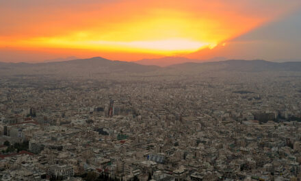 Η ανατολή του ήλιου στην Αθήνα μαγεύει το κινεζικό κοινό