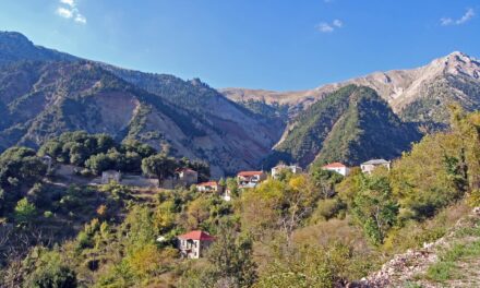 Το απομονωμένο χωριό της Ευρυτανίας και η “μάχη” του με τον Κρικελοπόταμο (video)