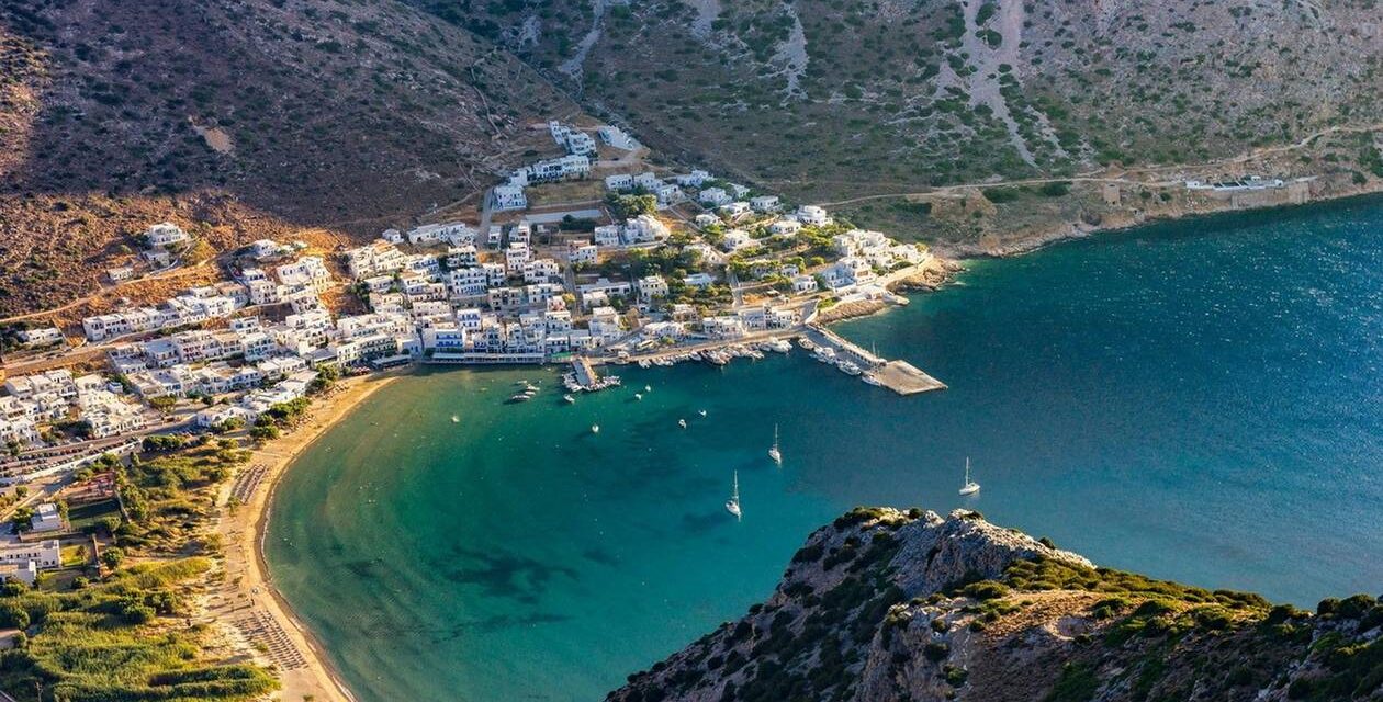Η Conde Nast Traveller υμνεί τα ελληνικά νησιά – Η λίστα με όλα όσα πρέπει να επισκεφθούμε το 2021