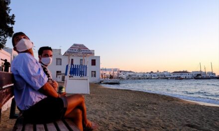 Το σχέδιο επανεκκίνησης του τουρισμού παρουσίασε ο Θεοχάρης – Οι 4 βασικοί άξονες