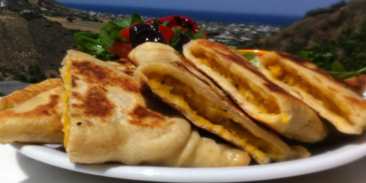 Το τραπέζι των Θεοφανίων: Τι τρώνε σε διάφορα μέρη της Ελλάδας;