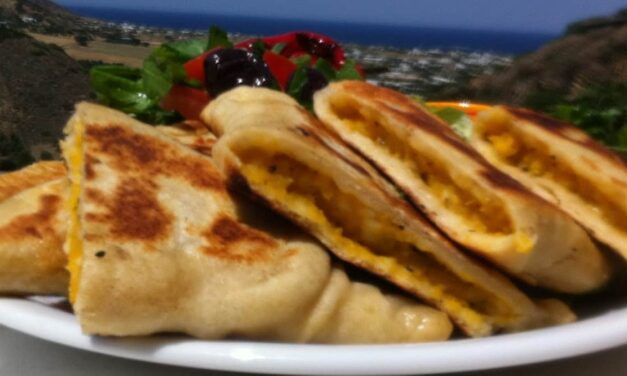 Το τραπέζι των Θεοφανίων: Τι τρώνε σε διάφορα μέρη της Ελλάδας;