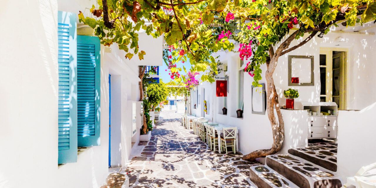 Ανακαλύπτοντας τον τόπο μας – Η ταξιδιωτική τάση που ήρθε για να μείνει