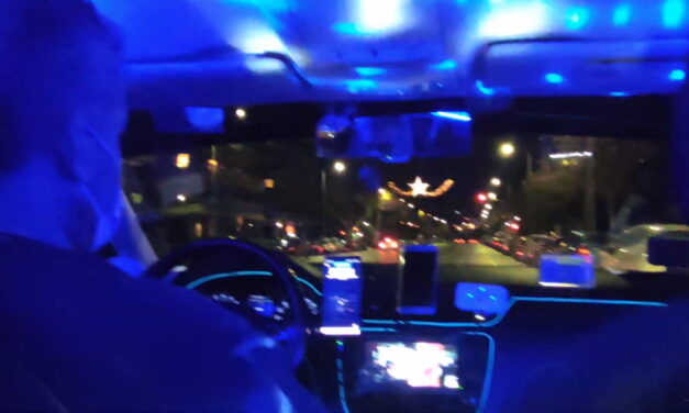 Θεσσαλονίκη: Μετέτρεψε το ταξί του σε κλαμπ με ποτά και φωτορυθμικά (video)