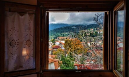 Το Μπαλκόνι της Αγόριανης: Παραμυθένια διαμονή στην αγκαλιά του Παρνασσού