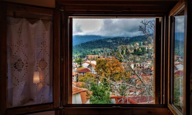 Το Μπαλκόνι της Αγόριανης: Παραμυθένια διαμονή στην αγκαλιά του Παρνασσού