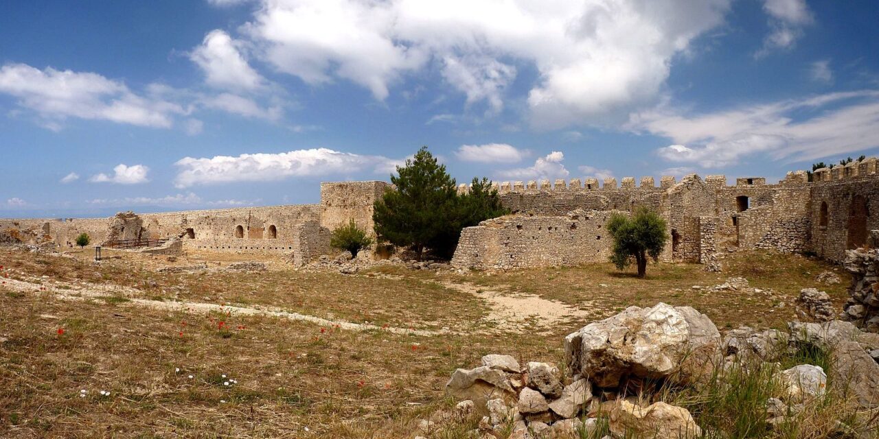 Κάστρο Χλεμούτσι: Ταξίδι στην εποχή των ιπποτών