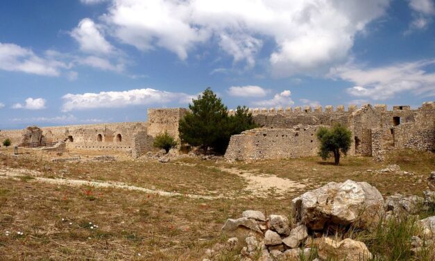 Κάστρο Χλεμούτσι: Ταξίδι στην εποχή των ιπποτών