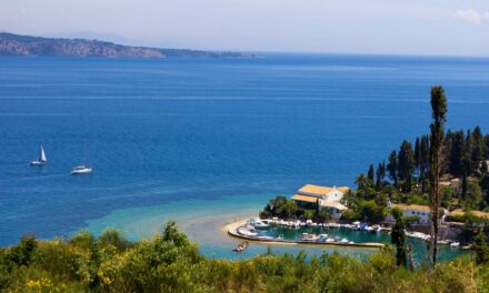 Το άγνωστο καλοκαιρινό “καταφύγιο” αρκετών διασημοτήτων από όλο τον κόσμο (video)