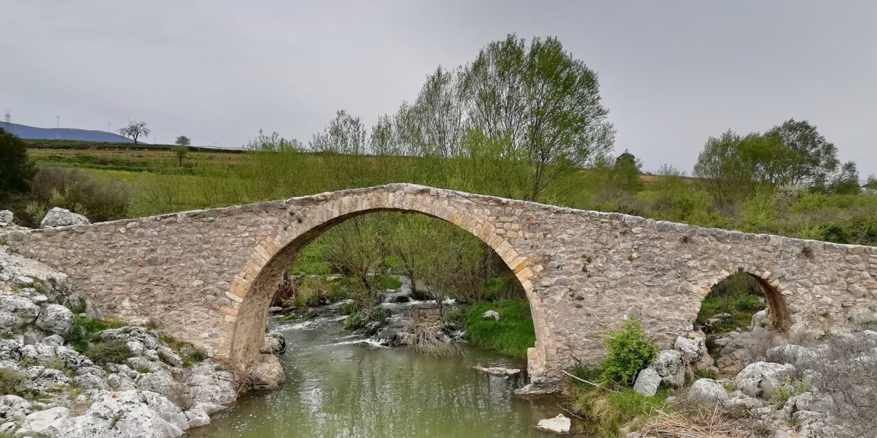 Δαφνούλα: Το ειδυλλιακό τοπίο που θυμίζει Ζαγοροχώρια βρίσκεται μια ανάσα από την Αθήνα