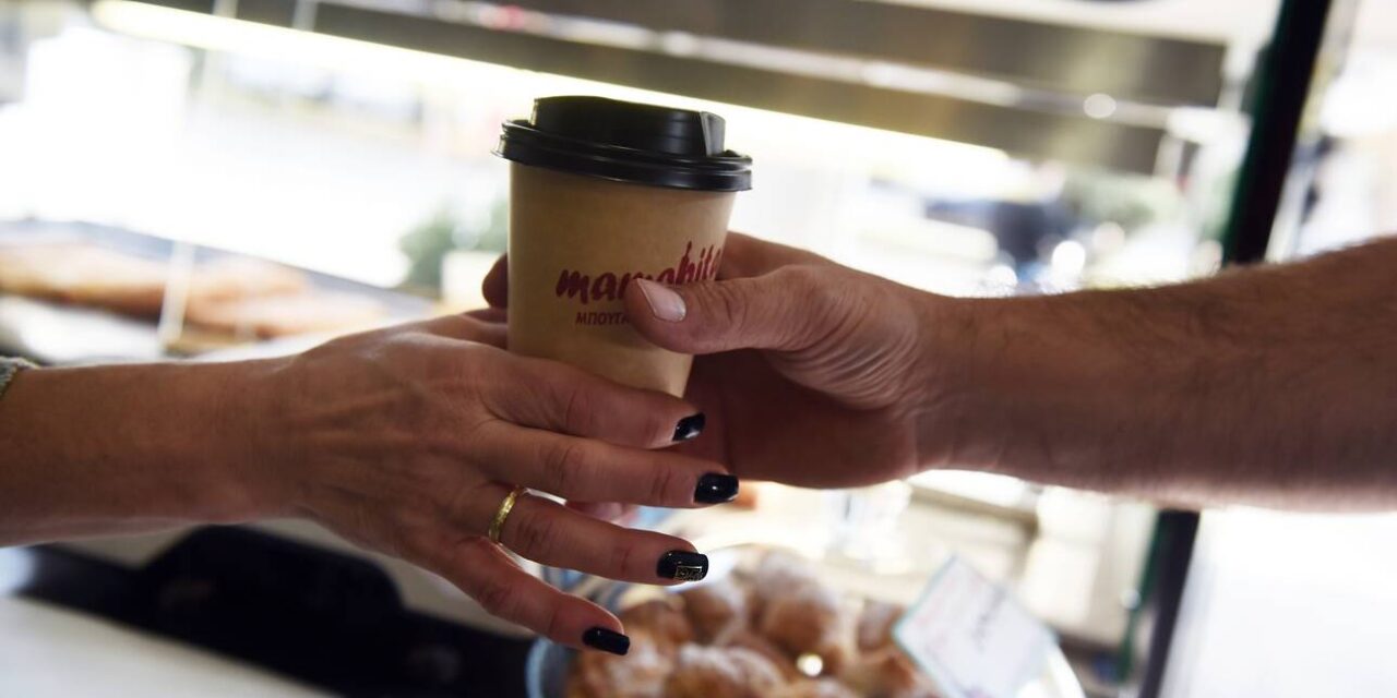 Νέα μέτρα και τσουχτερά πρόστιμα από σήμερα για εστίαση και take away