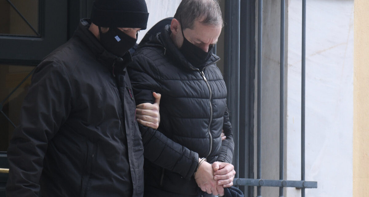 Ελληνικό #Metoo: Στην ανακρίτρια για νέα προθεσμία ο Λιγνάδης – Κατέθεσε τους φακέλους με τις καταγγελίες ο Π. Τσαρούχας