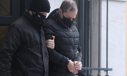 Ελληνικό #Metoo: Στην ανακρίτρια για νέα προθεσμία ο Λιγνάδης – Κατέθεσε τους φακέλους με τις καταγγελίες ο Π. Τσαρούχας