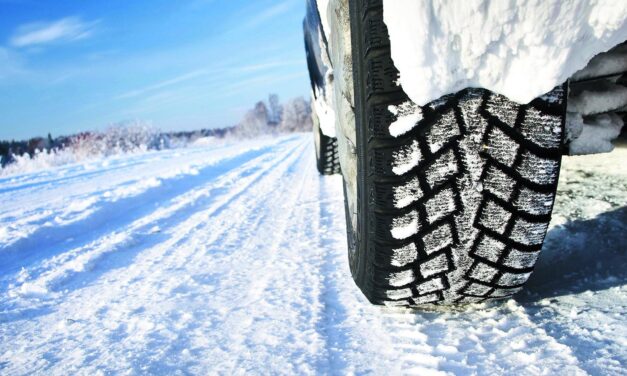 Οδήγηση σε χιόνι και πάγο: Όλα όσα πρέπει να γνωρίζετε