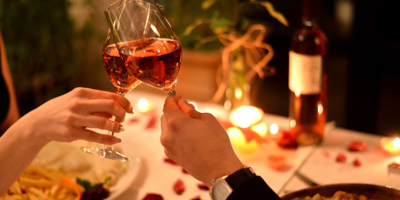 Αγ. Βαλεντίνος: 5 εστιατόρια ετοιμάζουν ρομαντικό μενού και το φέρνουν στο σπίτι σας!