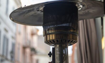 ΕΣΠΑ: Ένταξη ξενοδοχείων και τουριστικών καταλυμάτων στην επιχορήγηση για προμήθεια θερμαντικών εξωτερικού χώρου