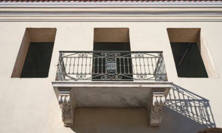 Πωλείται το πρώτο ξενοδοχείο της Αθήνας κάτω από την Ακρόπολη – Δείτε πόσο κοστίζει